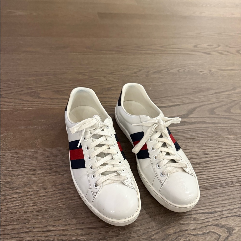 Gucci White Sneakers blue and red